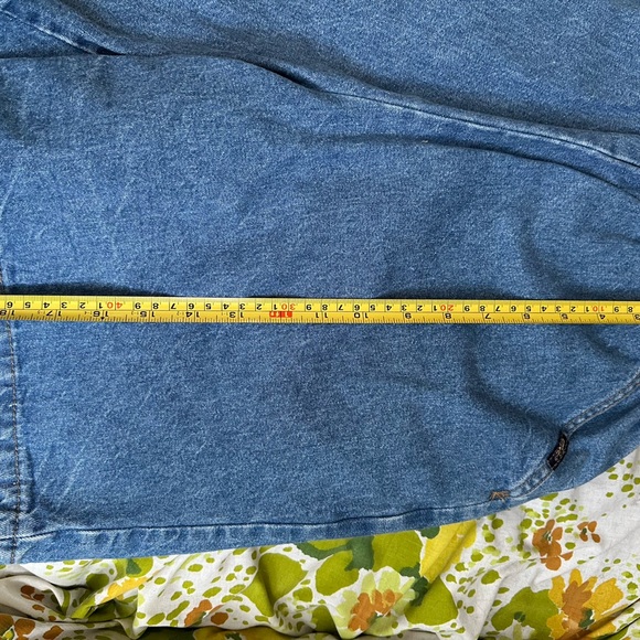 Vintage Chic Oversized Mid Tight Shorts Fit Like Medium - Picture 3 of 9